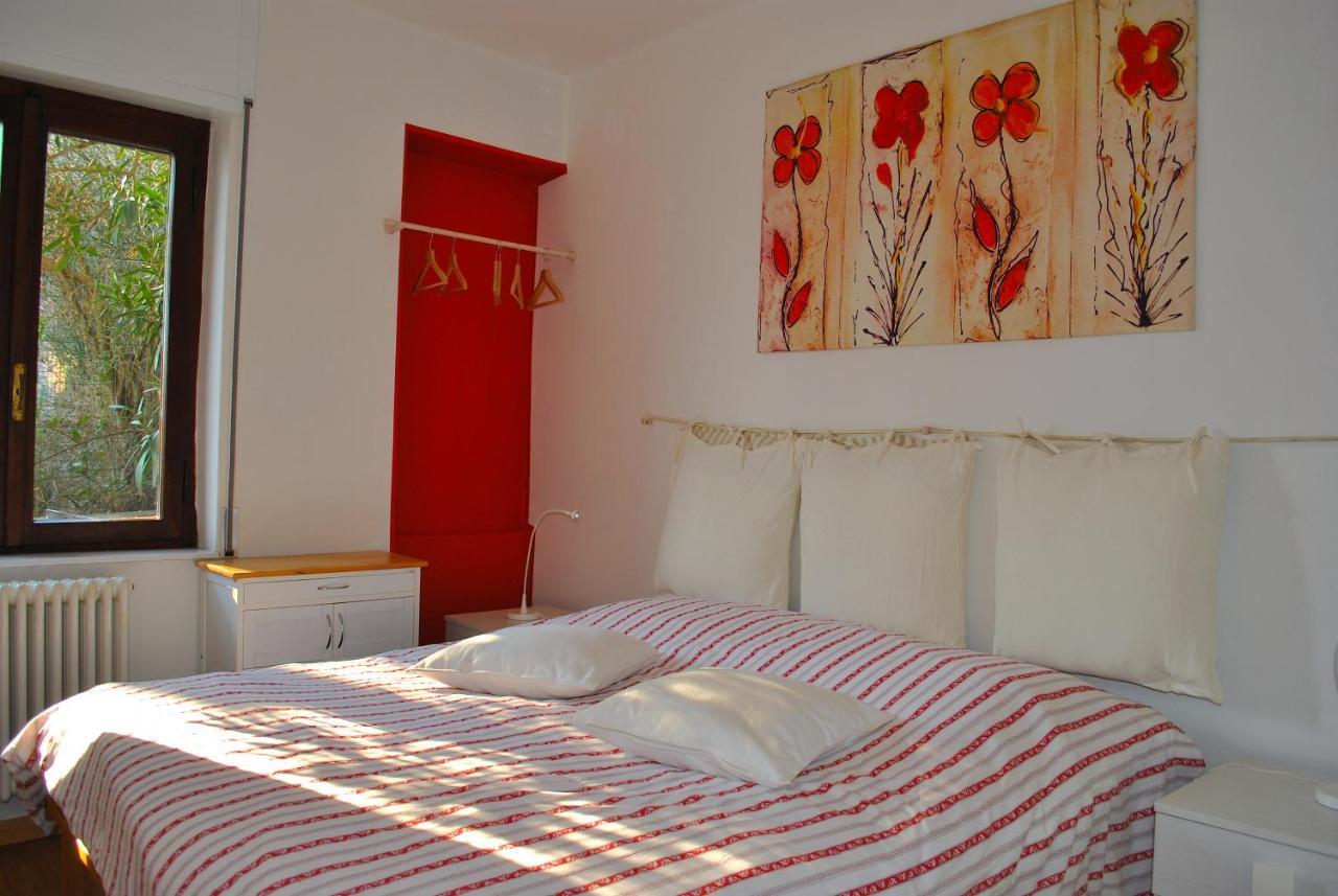 Apartment The Palm With Garden Sala Comacina Ngoại thất bức ảnh